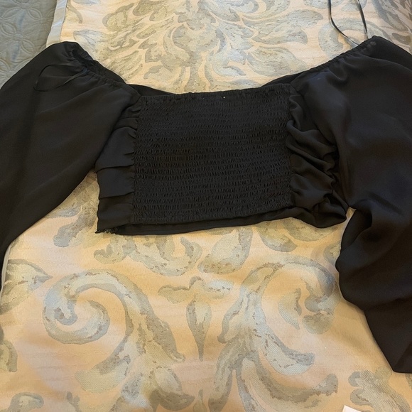 Black Long Sleeve Top | Cropped Long Sleeve Black Top - Picture 10 of 14